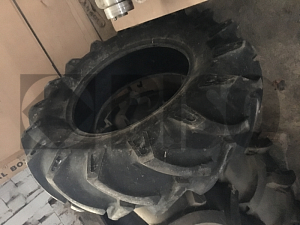 24(340/85R34).pneumatika